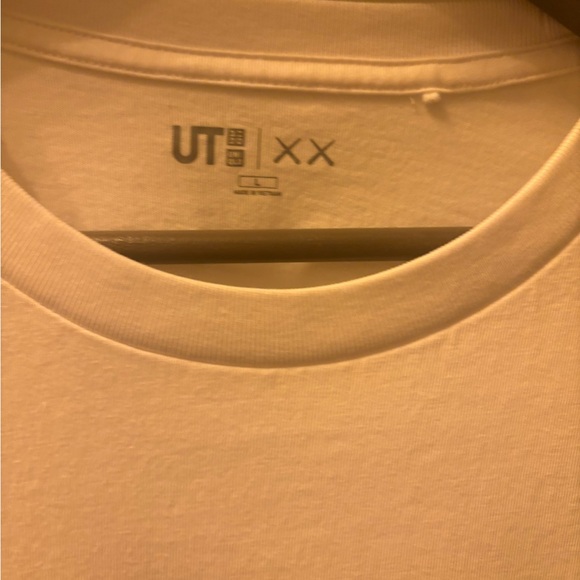 KAWS x Uniqlo Men’s Short Sleeve Exclusive Companion White/Pink - Picture 5 of 6